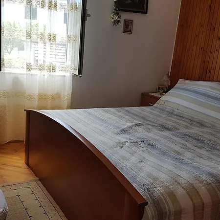 Gostinjska kuća Roza Vrboska