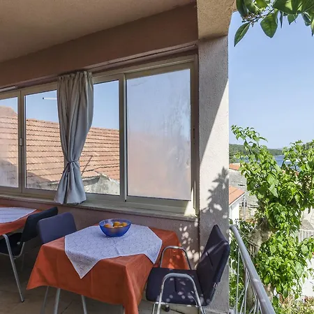 Roza 3* Vrboska
