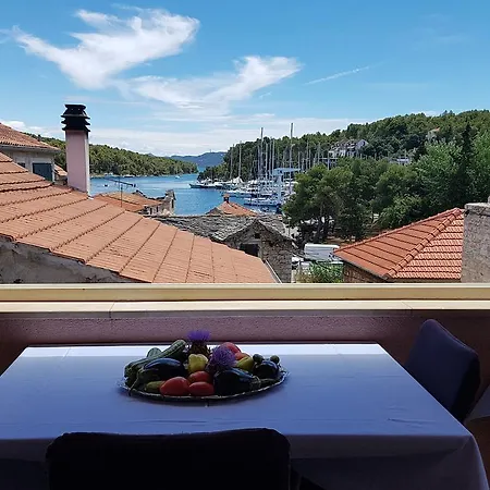 Roza 3* Врбоска